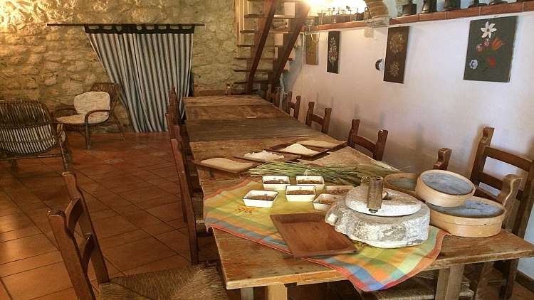PACENTRO, IL BORGO DELLA MAJELLA, TRA NATURA E TRADIZIONE GASTRONOMICA